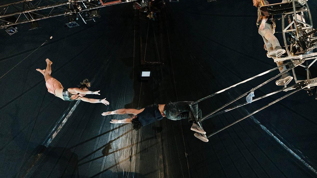 TRAXXx, cirque aérien de CirkVOST, à La Grainerie de Balma